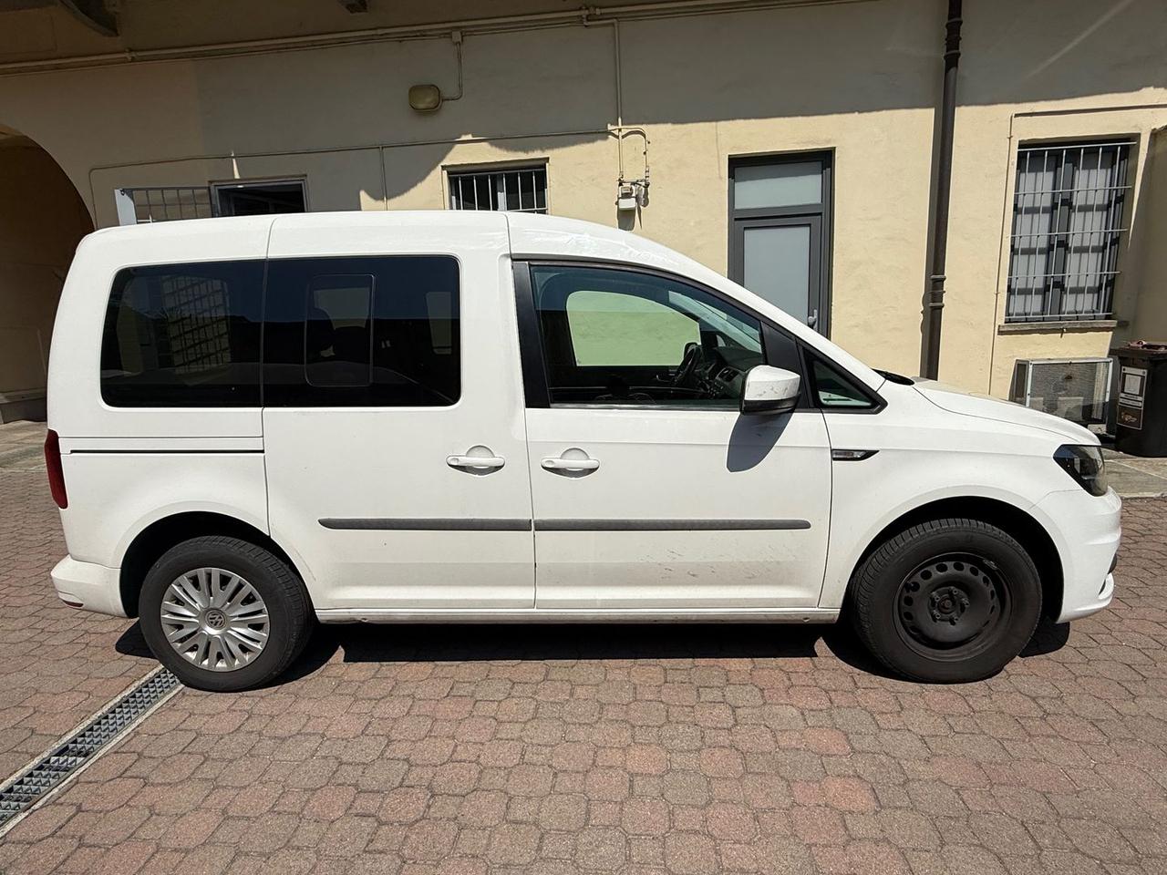 Volkswagen Caddy Trendline 2.0 TDI 102 cv 5 posti #6093