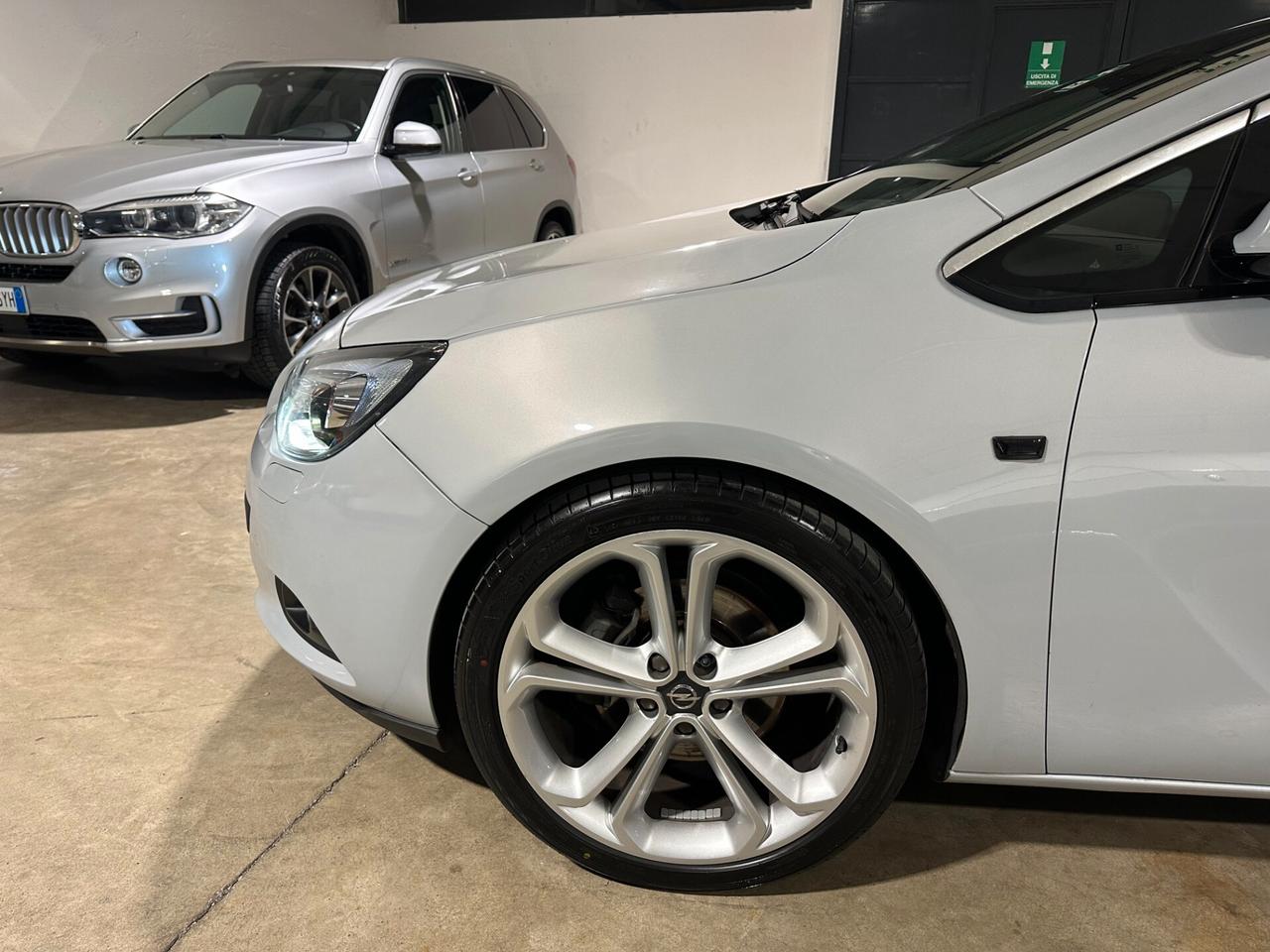 Opel Astra GTC 2.0 CDTI 165CV 3 porte Cosmo - DISTRIBUZIONE FATTA