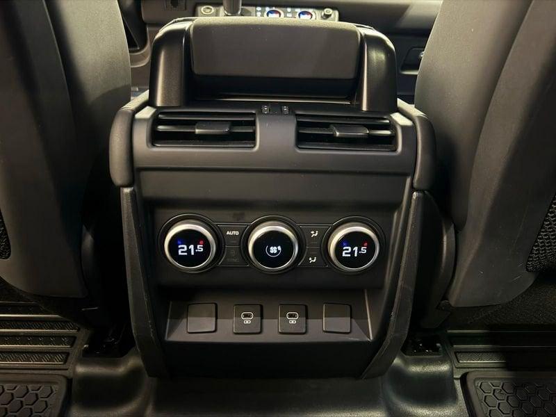 Land Rover Defender 3.0D 200cv X-Dynamic SE | AUTOCARRO N1 | PEDANE