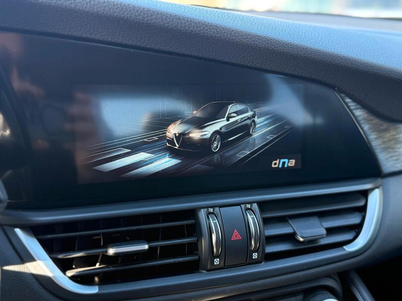 Alfa Giulia 2.2 TD 190 CV AT8 Executive Blu Anodizzato My2021