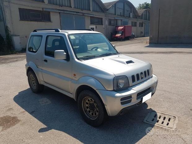 Suzuki Jimny 1.5 DDiS 86CV 4x4 JLX