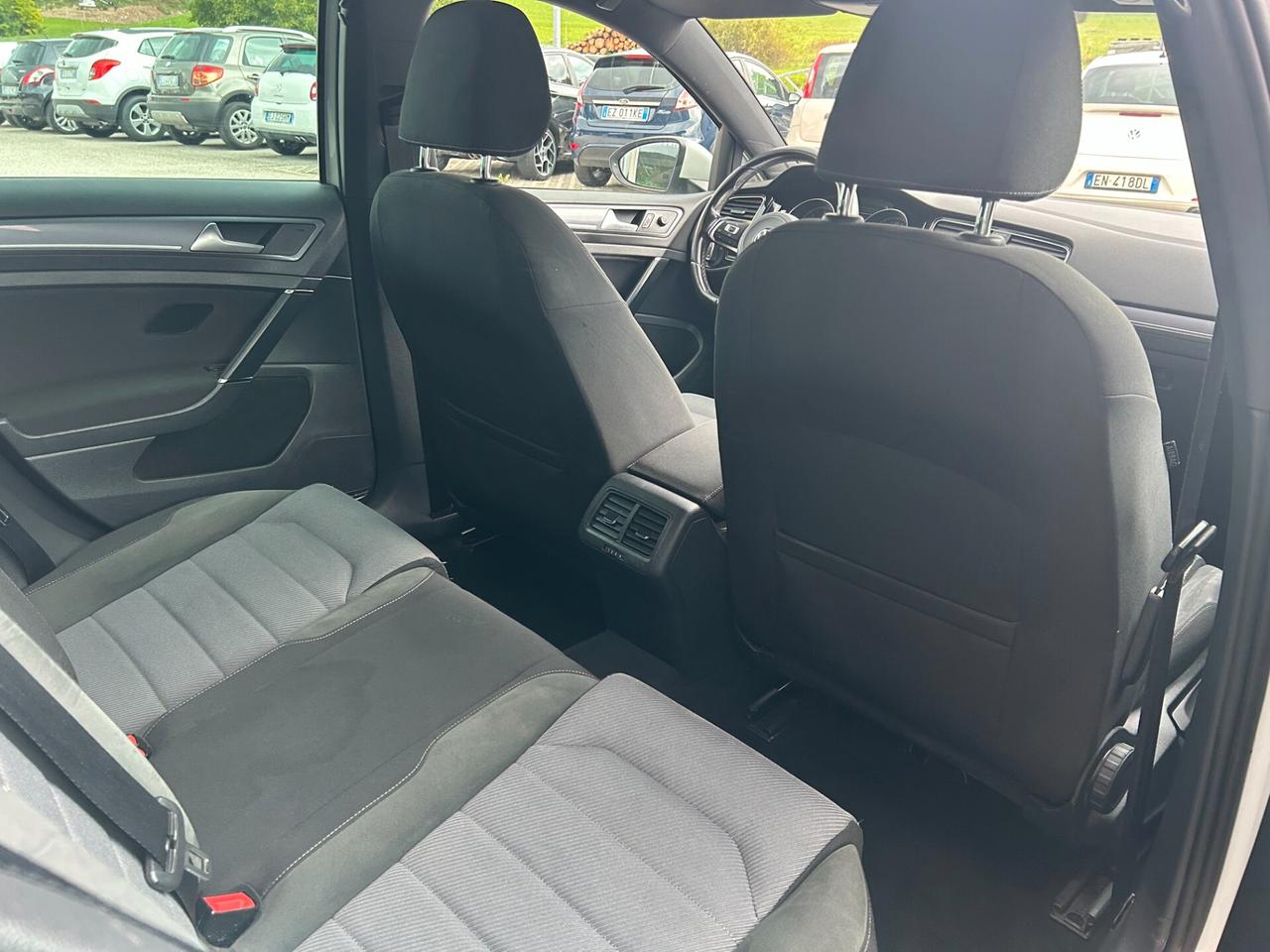 Volkswagen Golf 7 R-LINE 1.6 TDI 110 CV 5p.