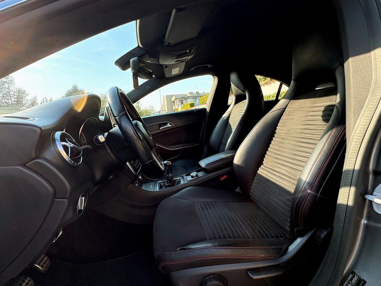 MERCEDES CLA 180i (benz.)- AMG int/est-BERLINA-2013