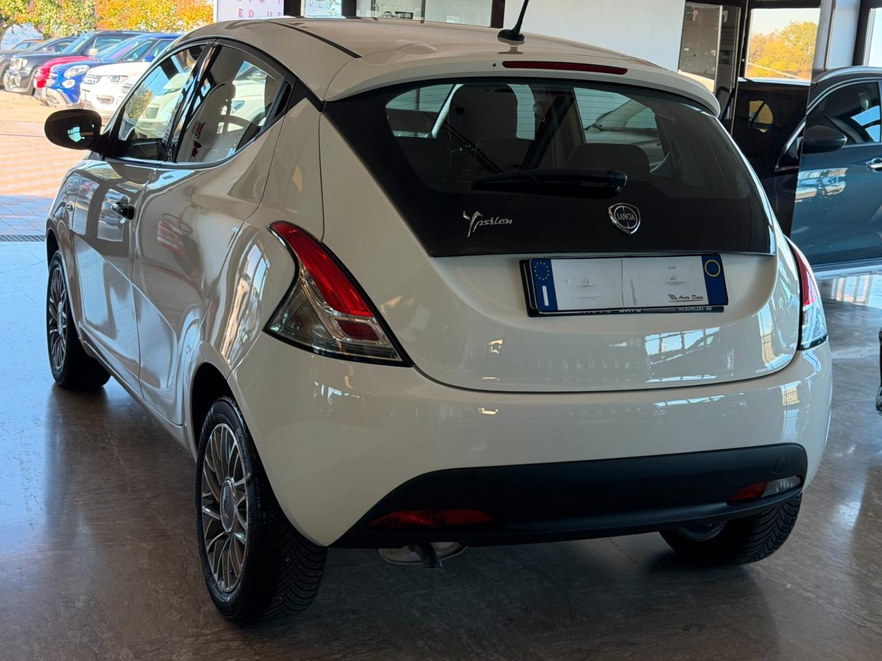 Lancia Ypsilon 1.2 69 cv. ELEFANTINO BLU