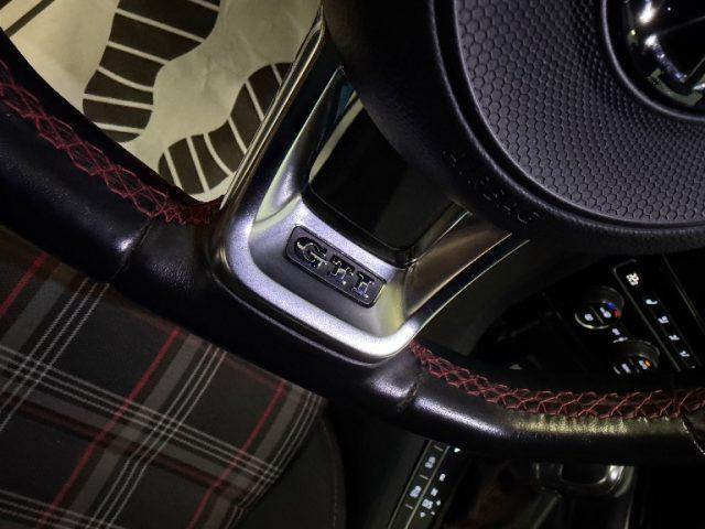 VOLKSWAGEN Golf GTI Performance DSG