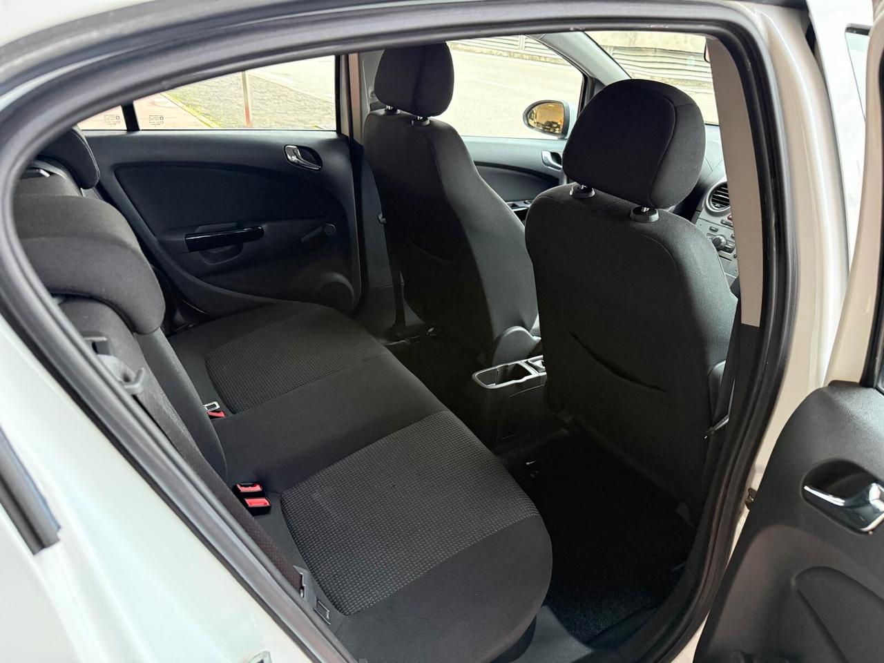 Opel Corsa 1.2 5 porte