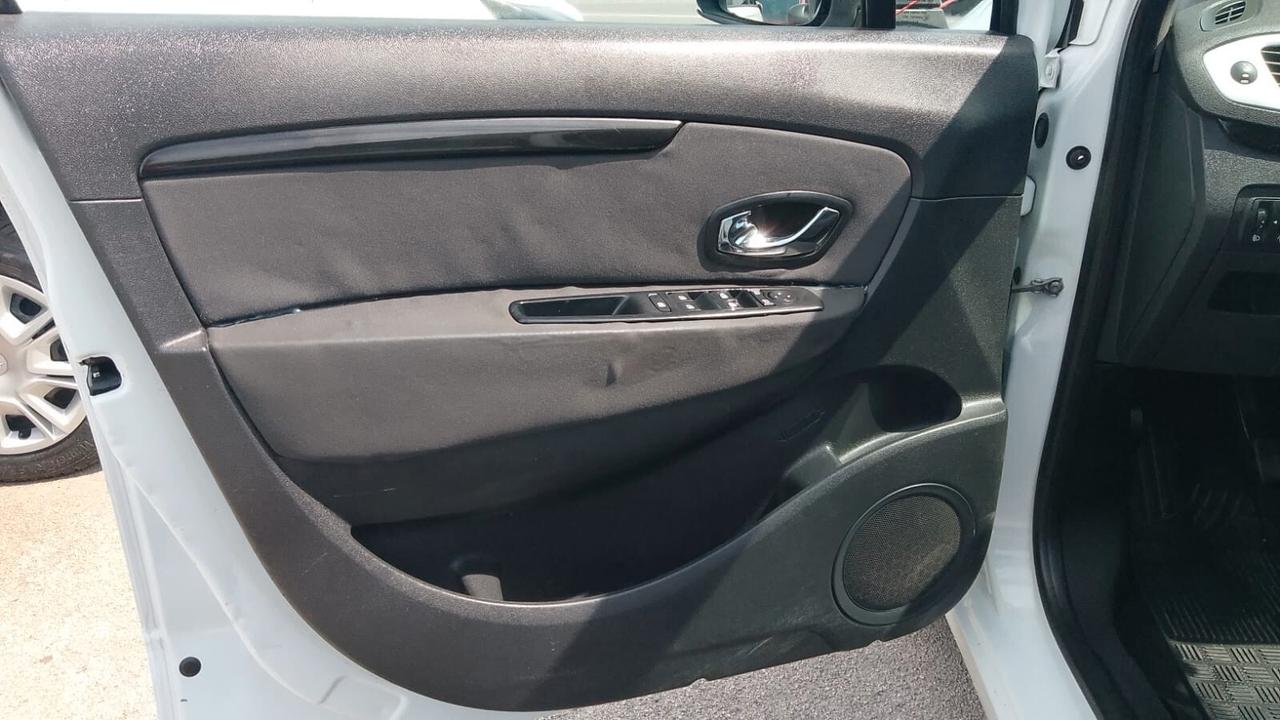 Renault Scenic Scénic XMod 1.5 dCi neo patentati