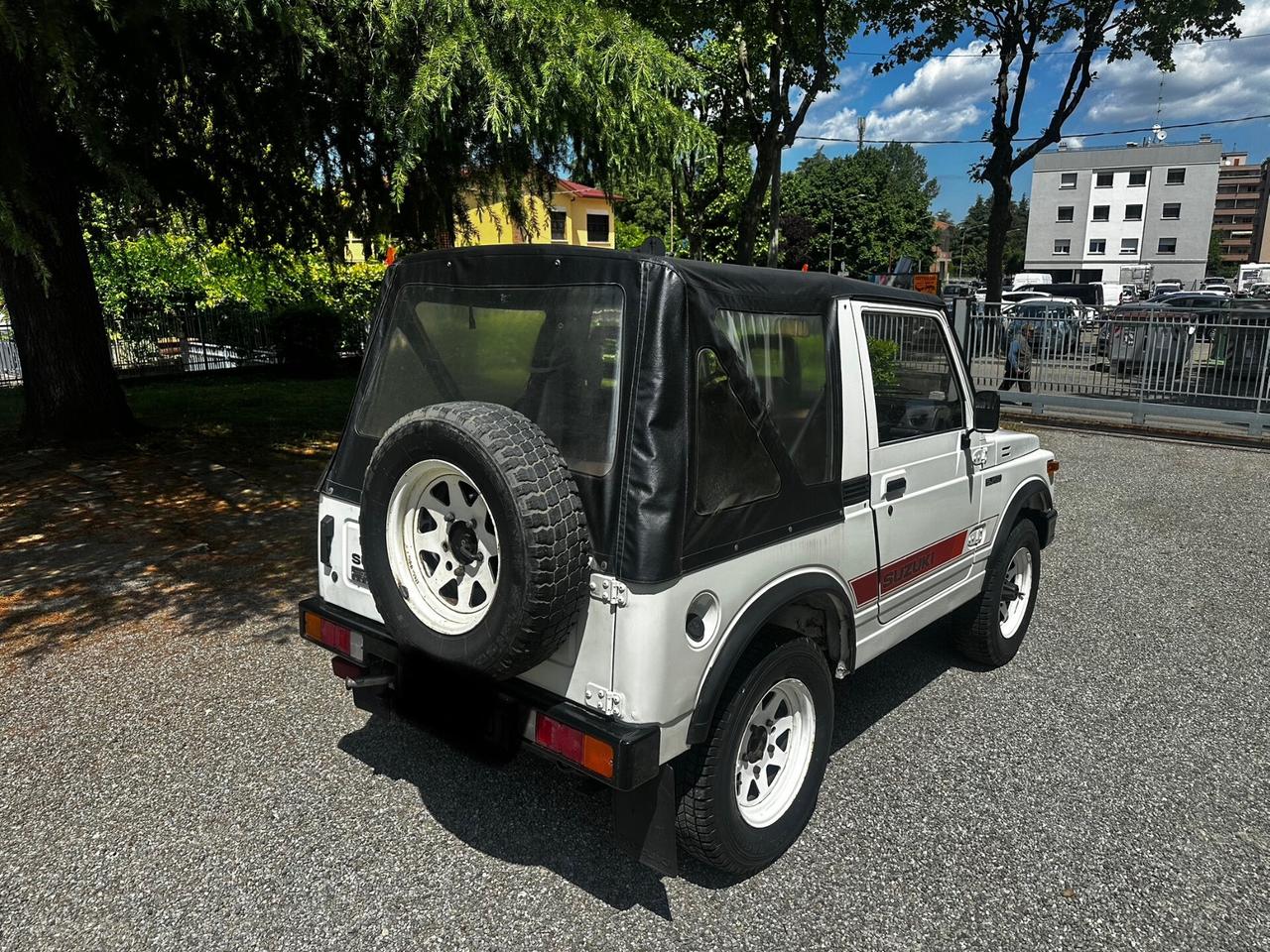 Suzuki SJ 410 SJ410 Cabriolet De Luxe