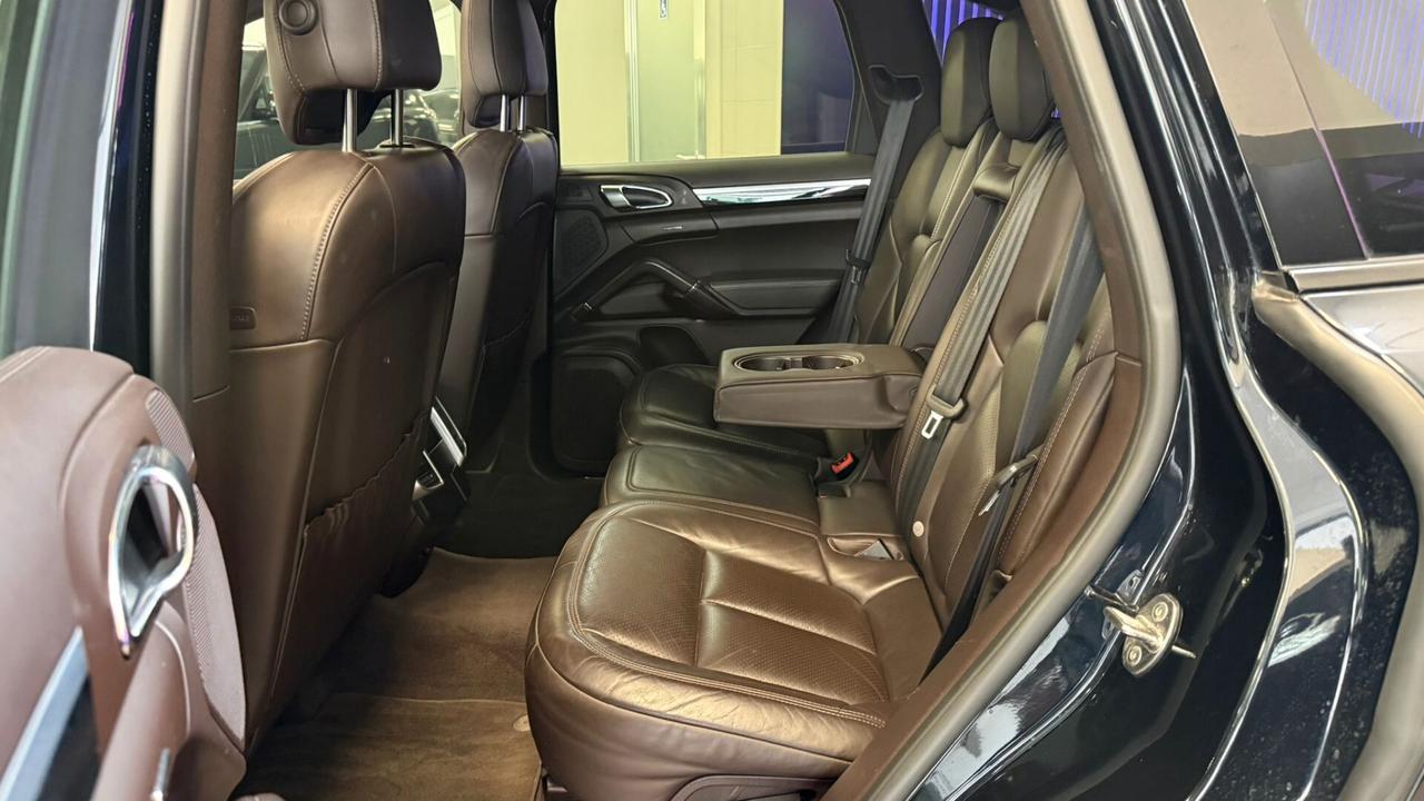 PORSCHE CAYENNE 3.0 DIESEL 2016 PLATINUM EDITION