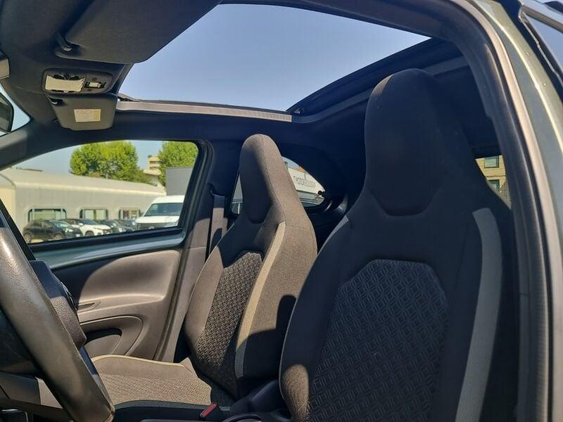 Toyota Aygo X 1.0B (72 CV) Lounge Air S-CVT