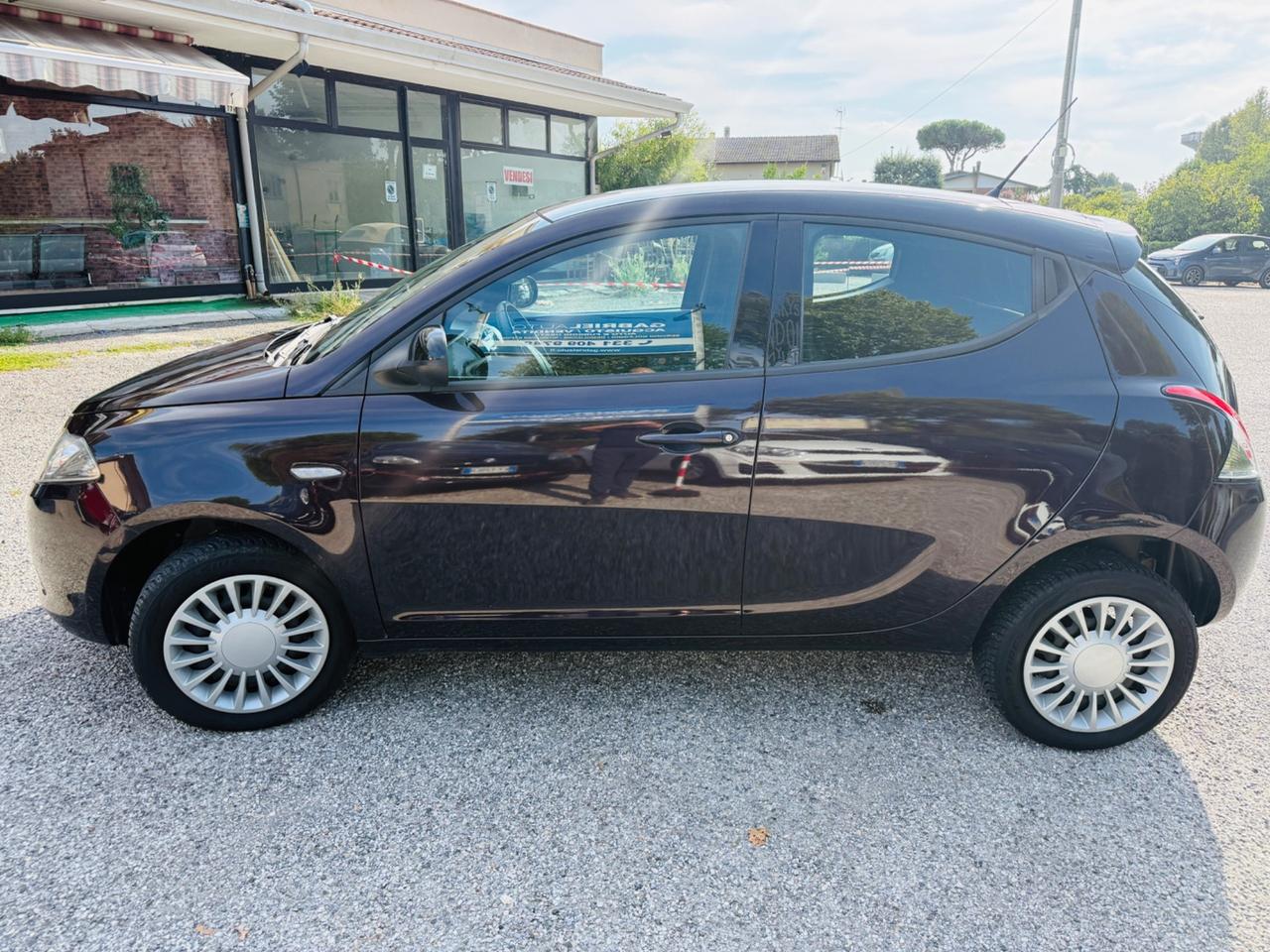 Lancia Ypsilon 0.9 TwinAir 85 CV 5 porte Metano Ecochic Elefantino