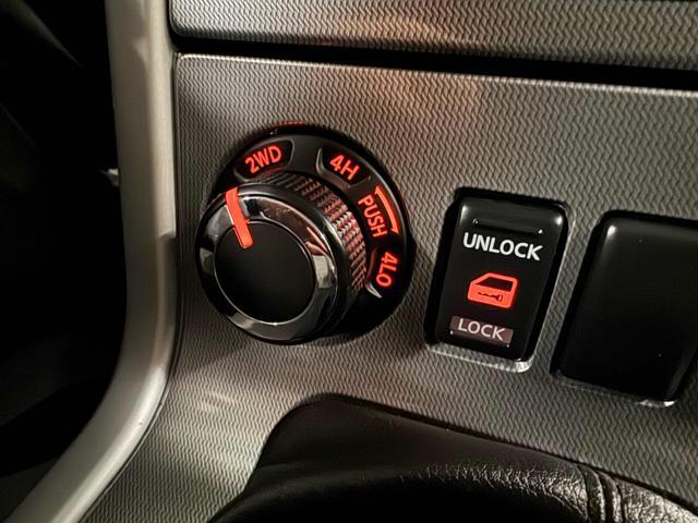 NISSAN Navara 2.5 dCi 190CV 4 porte Double Cab Sport