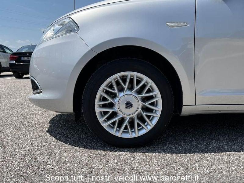 Lancia Ypsilon 1.2 8v Silver c/clima 69cv