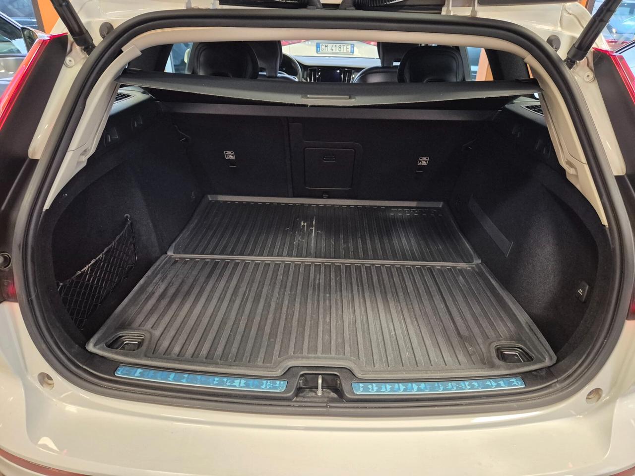 Volvo V60 Cross Country T5 AWD Geartronic Business Plus