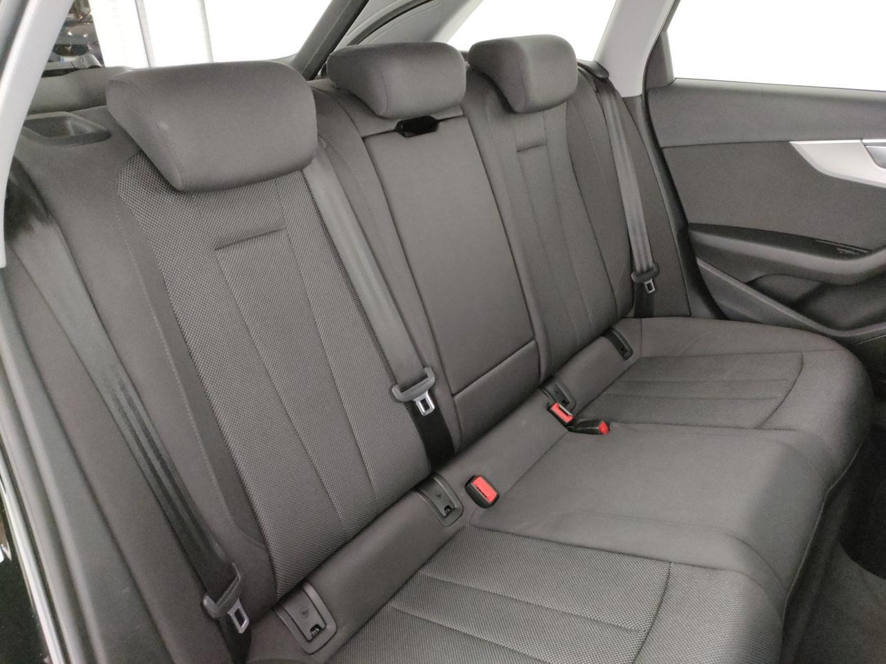 Audi A4 avant 35 2.0 tdi mhev business advanced 163cv s-tronic