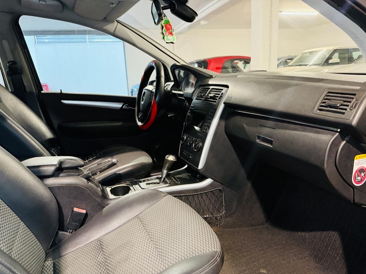 Mercedes-benz B 180 CDI PREMIUM AUTOMATICA*109 CV*NEOPATENTATI*