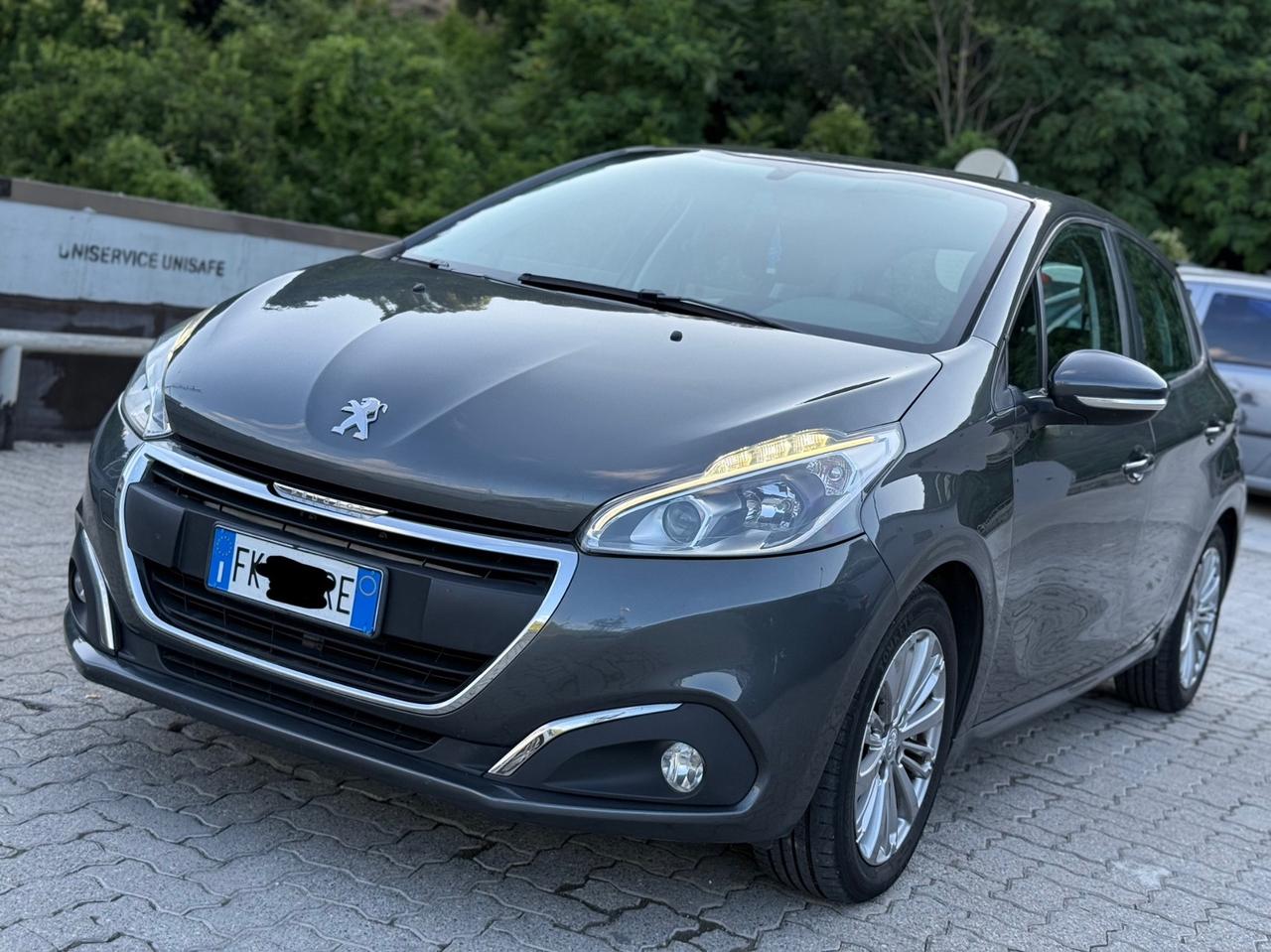 Peugeot 208 PureTech 82 3 porte Allure