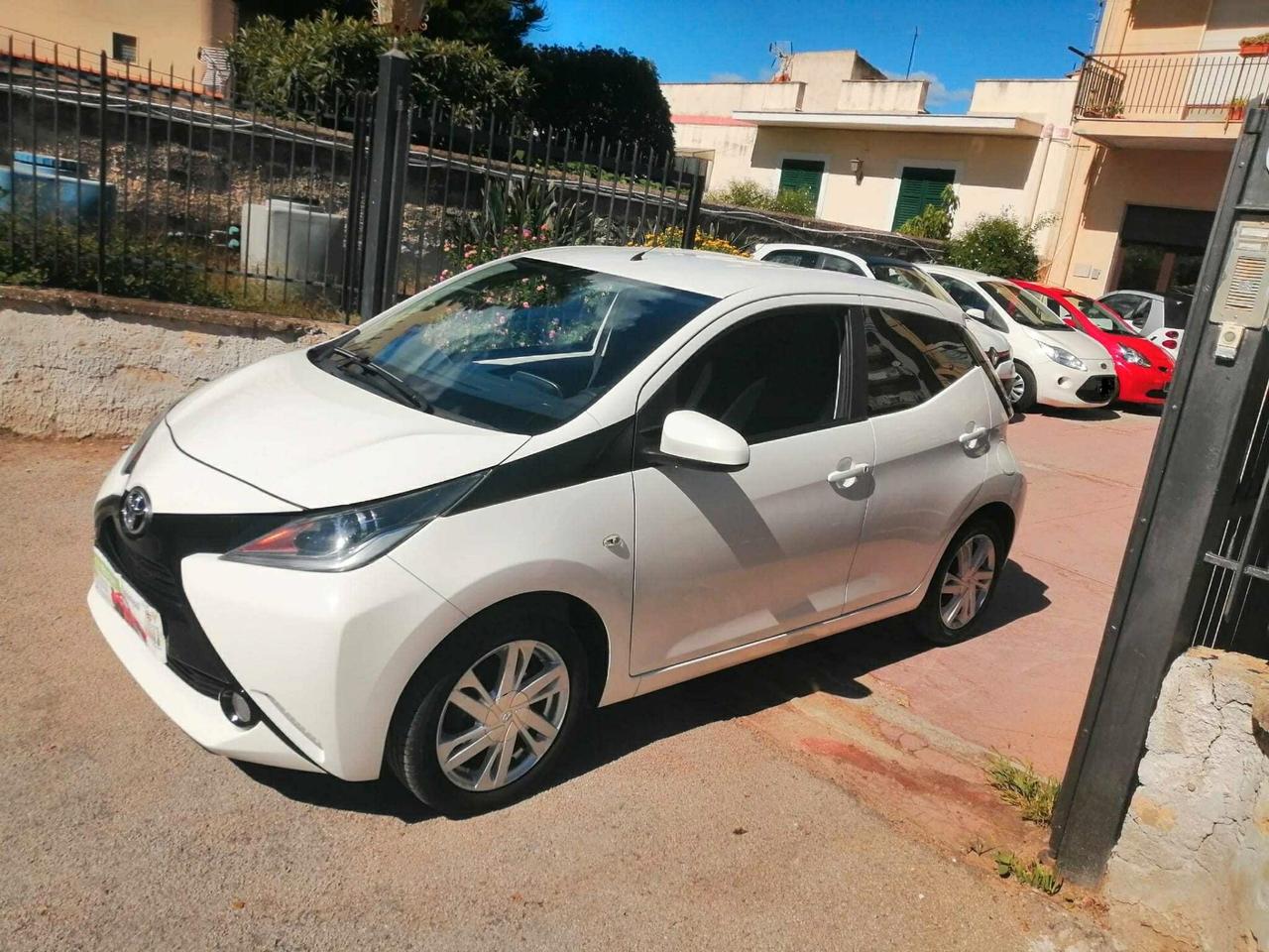 TOYOTA AYGO 1.0 2018 69cv FULL EURO6