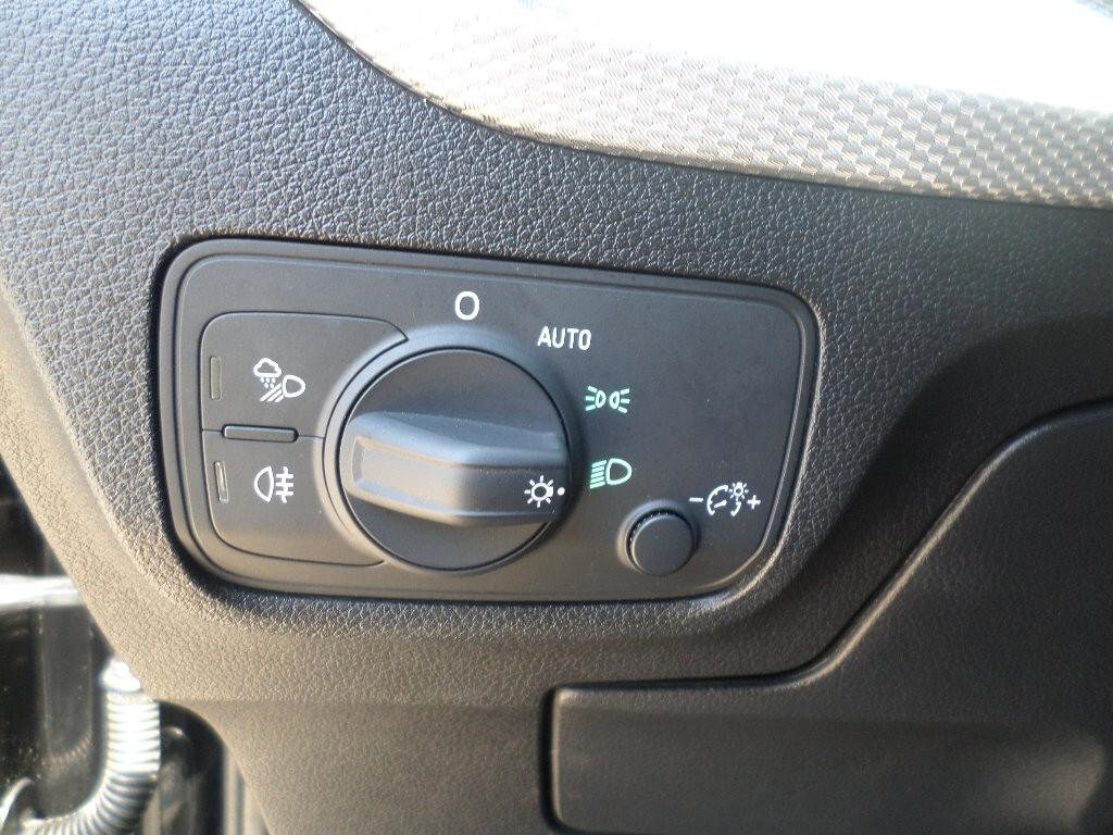Audi Q2 35 TFSI S tronic Business