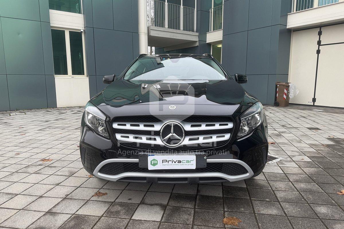 MERCEDES GLA 180 d Executive