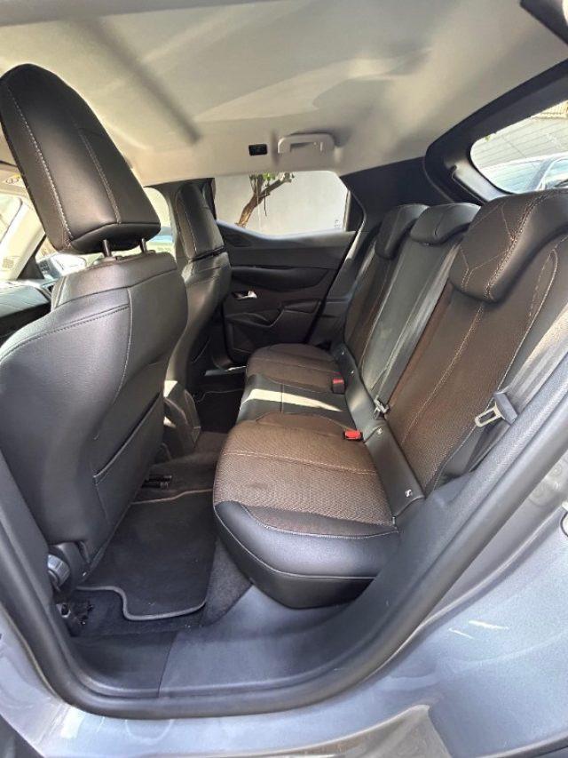 DS AUTOMOBILES DS 3 Crossback PureTech 100 So Chic