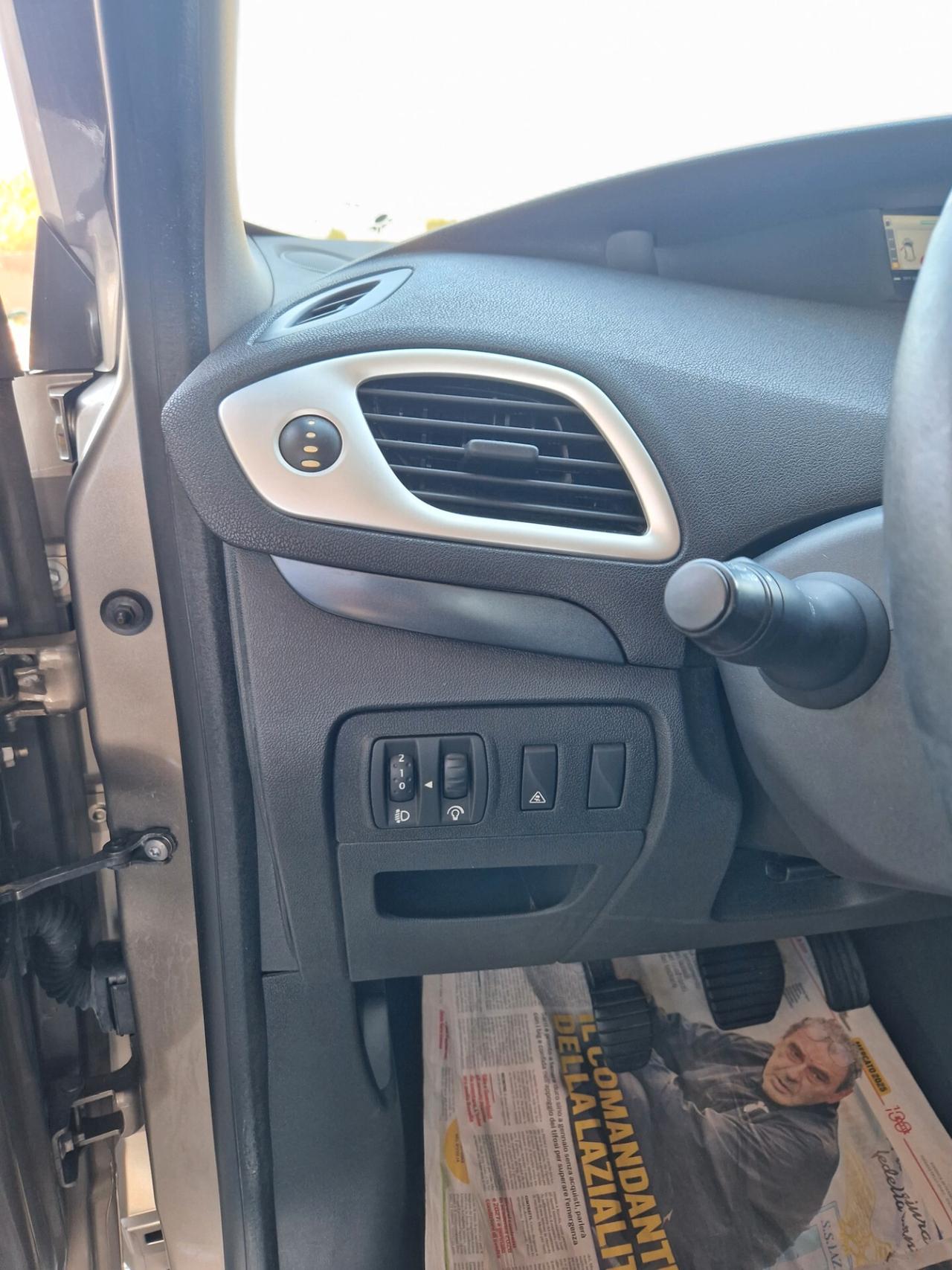 Renault Scenic Scénic X-Mod 1.5 dCi 110CV Luxe