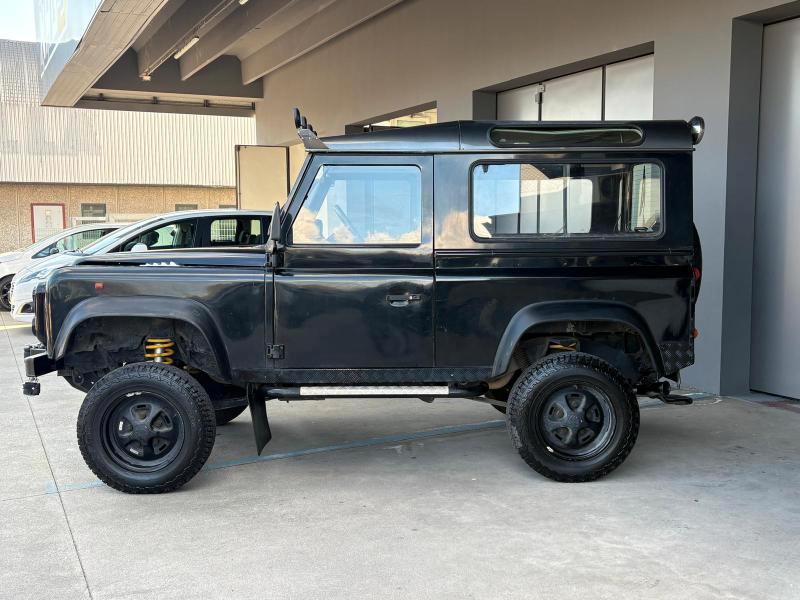 LAND ROVER DEFENDER 90
