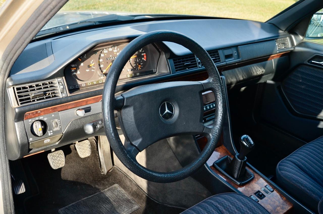 MERCEDES 200 TE 122cv STATION WAGON , ASI , CONVERVATA , CERCHI DA 15″ , APPENA TAGLIANDATA , PERMUTE