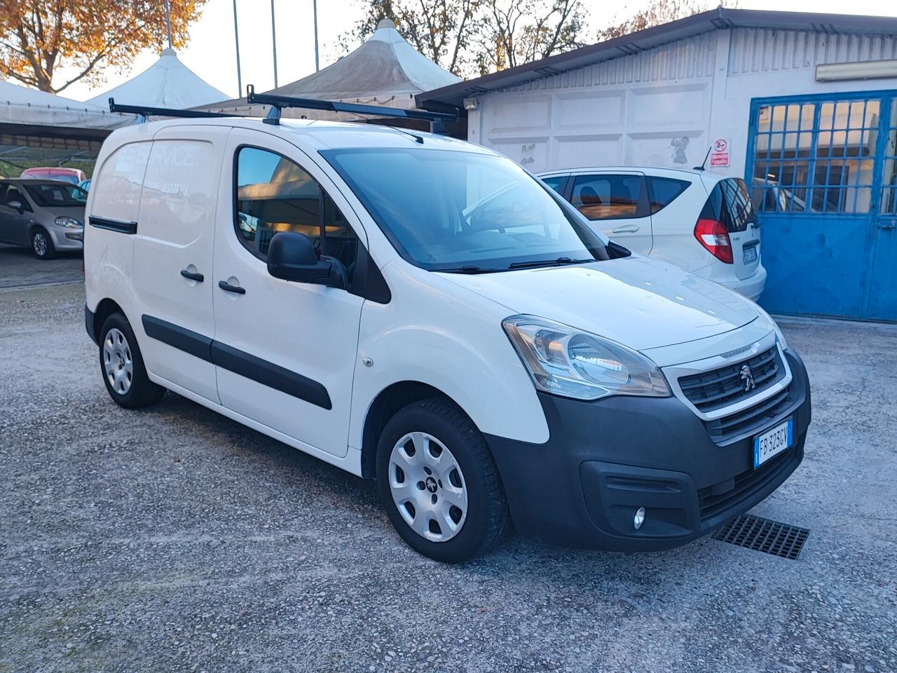 Peugeot Partner 3 Posti Euro 6 IVA COMPRESA