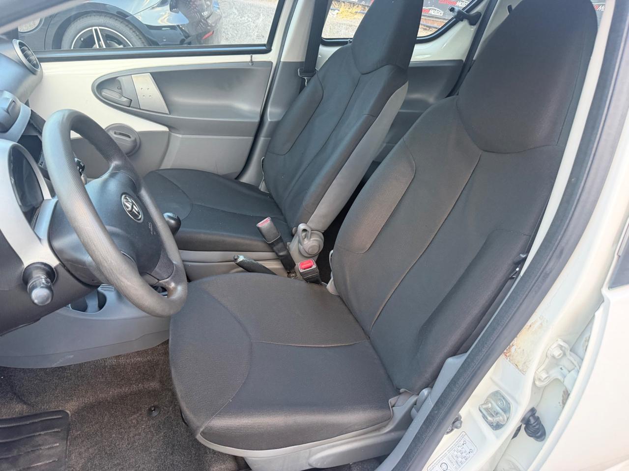 Toyota Aygo 1.0 12V VVT-i 5 porte Deep Ocean Connect