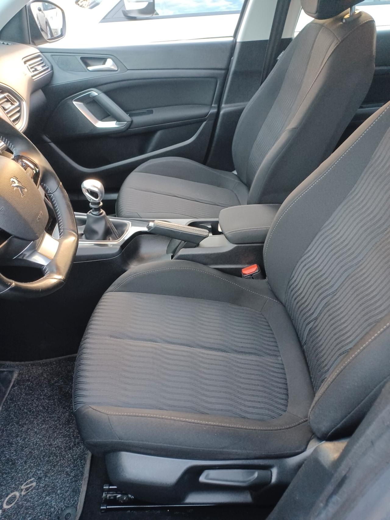 Peugeot 308 1..6 HDI 115CV ALLURE S.W.