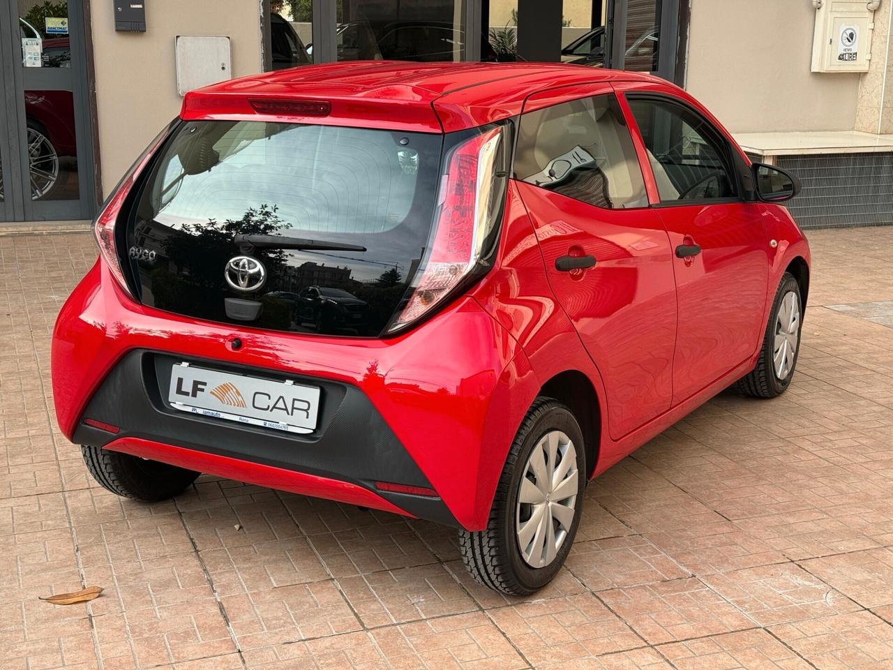 Toyota Aygo 1.0 70 cv 5 porte x-cite