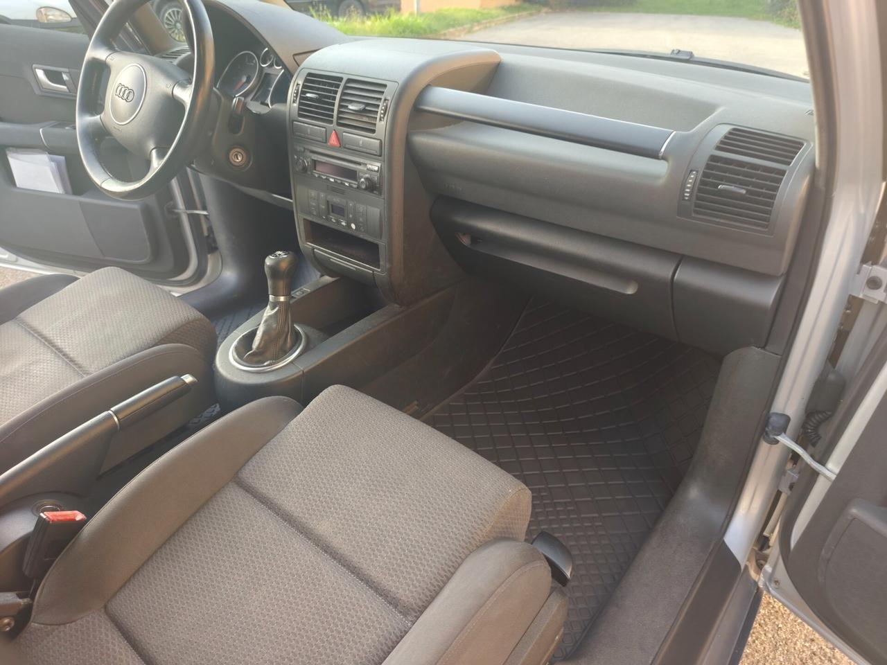 Audi A2 1.4 Benz euro 4 16V neopatentati