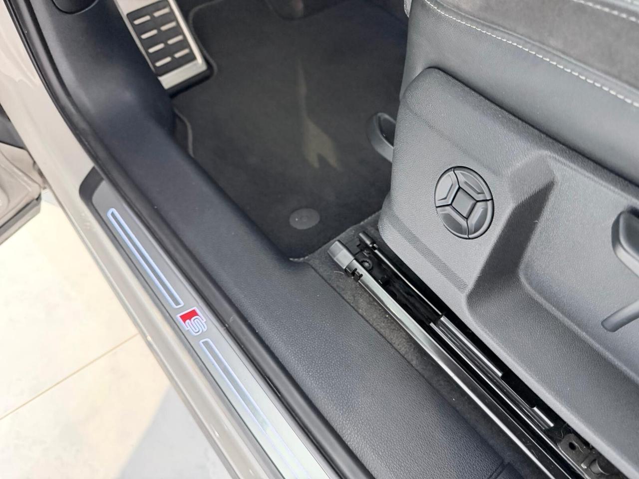 Q3 SPB 40 TDI 200 CV 3X S-LINE QUATTRO IPER-FULL IVA ESPOSTA