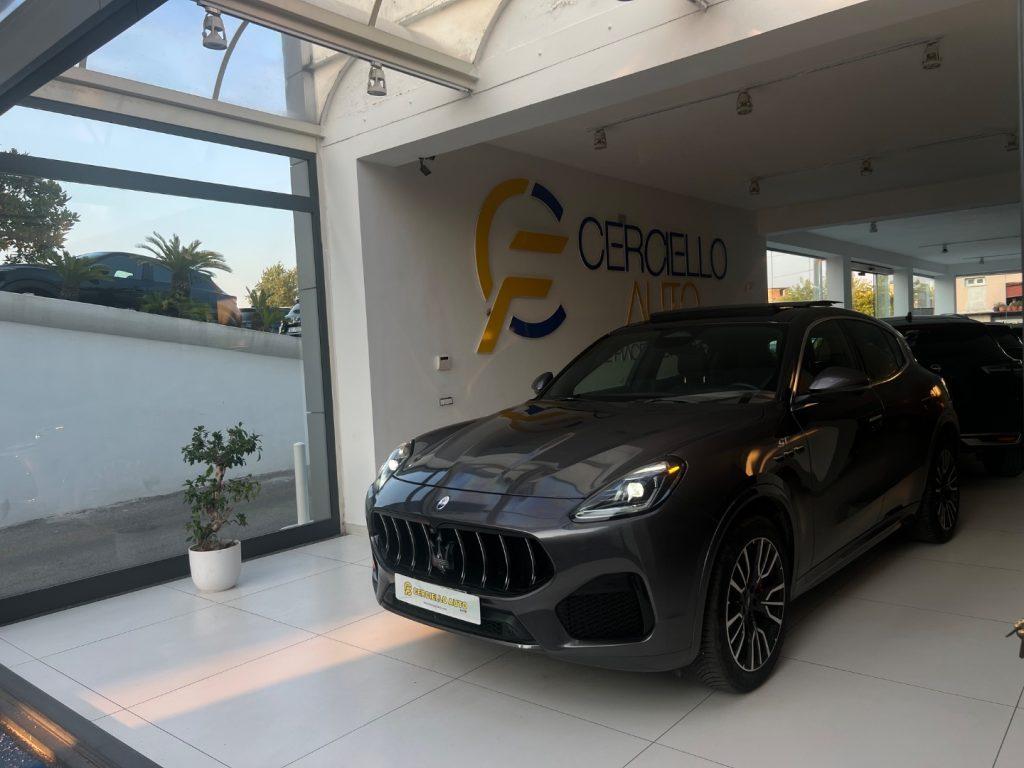 Maserati Grecale MHEV 300 CV AWD GT tetto panoramico da€549,00