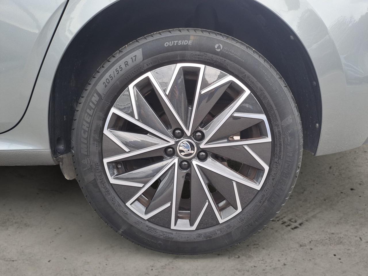 SKODA Kamiq - Kamiq 1.5 TSI ACT DSG Black Dots