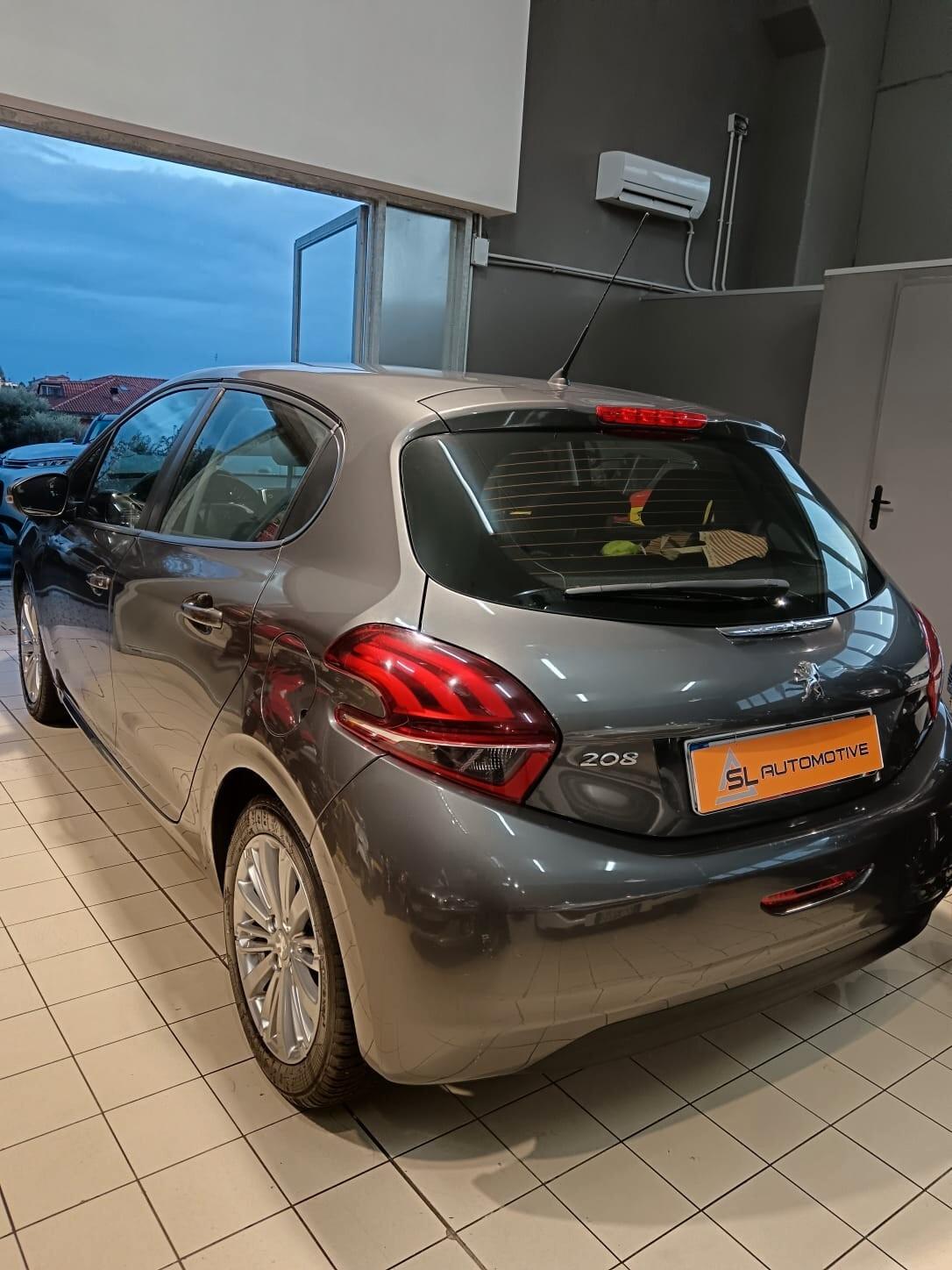 Peugeot 208 allure neopatentati