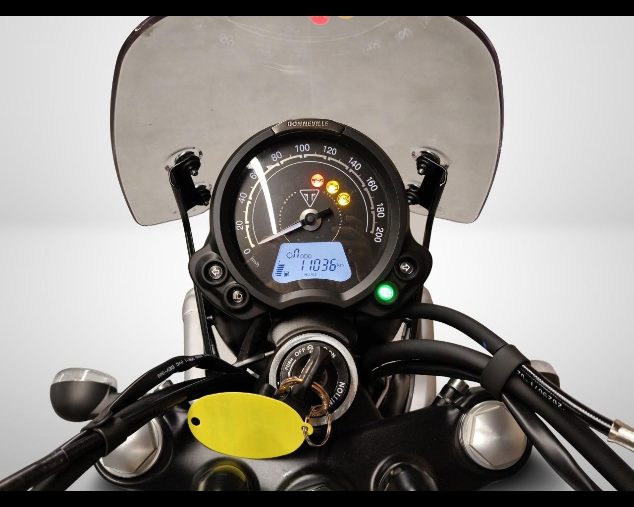 TRIUMPH Scrambler 900 - Stealth Edition