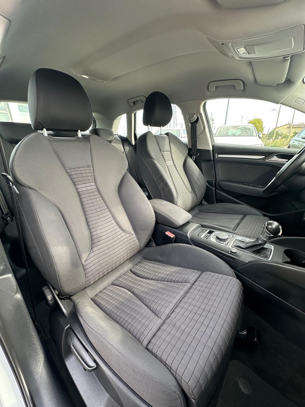 Audi A3 1.6 TDI clean diesel S tronic Ambiente - 2015