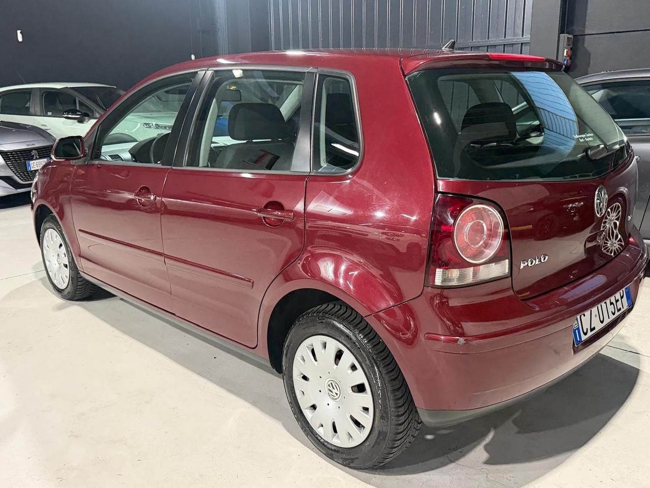 Volkswagen Polo Benzina Neopatentati 5 Posti