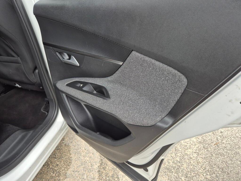 Peugeot 3008 BlueHDi 130CV EAT8 CERCHI-18 CAMERA