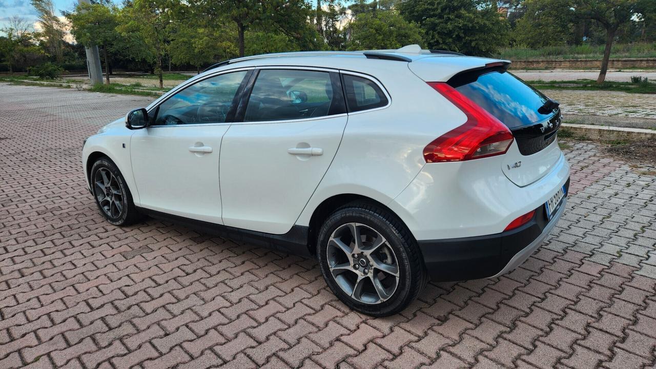 Volvo V40 Cross Country 2.0 TD 120cv Country D2