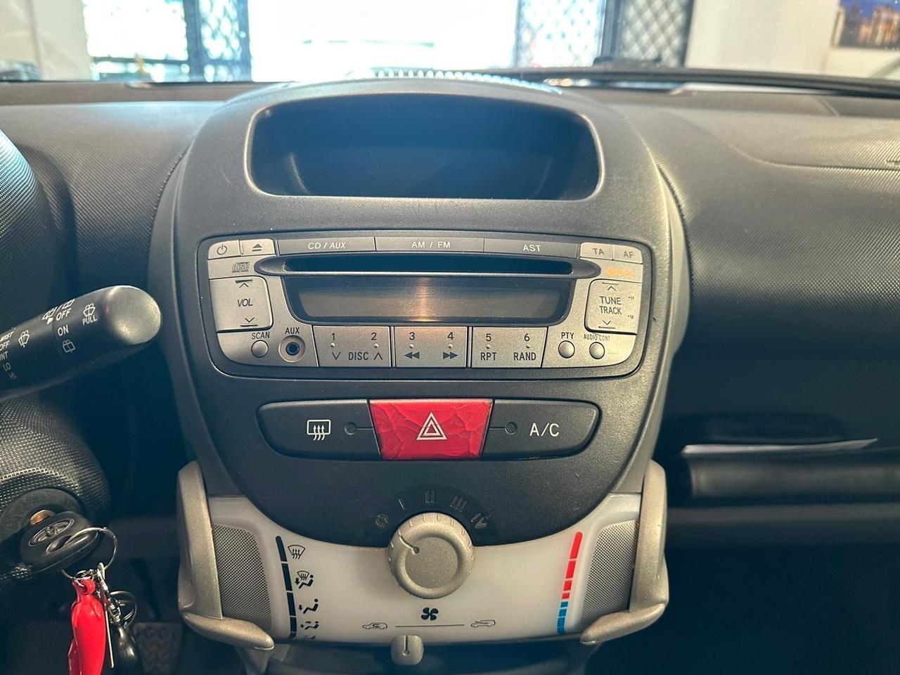 Toyota Aygo 1.0 12V VVT-i 5 porte ADATTA A NEOPATENTATI
