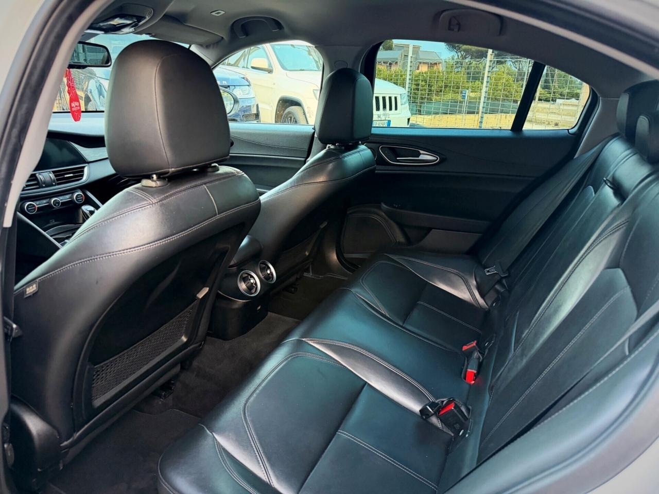 Alfa Romeo Giulia 2.0 Turbo 280 CV AT8 AWD Q4 Veloce