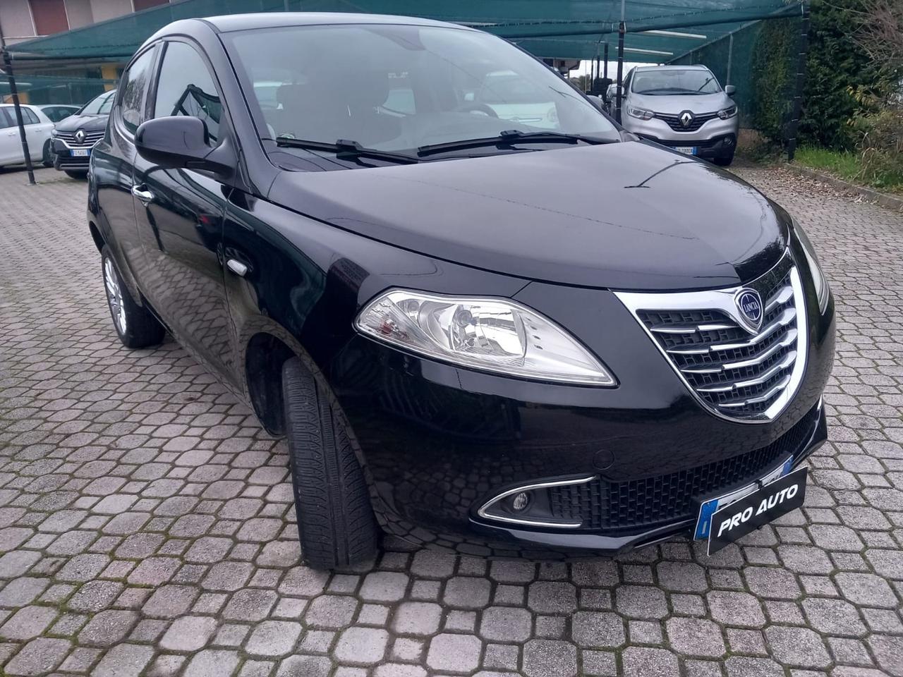Lancia Ypsilon 0.9 TwinAir 85 CV 5 porte Metano Ecochic Gold