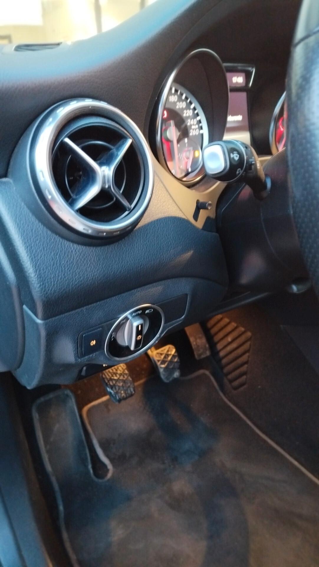 Mercedes-benz GLA 200 CDI Premium Amg