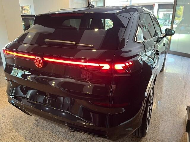 Volkswagen T-Roc 1.5 eTSI ACT 150 CV DSG R-Line