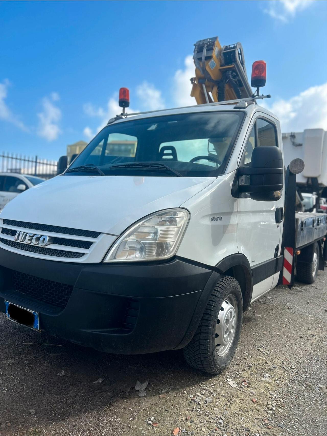 Iveco Daily piattaforma elevatrice