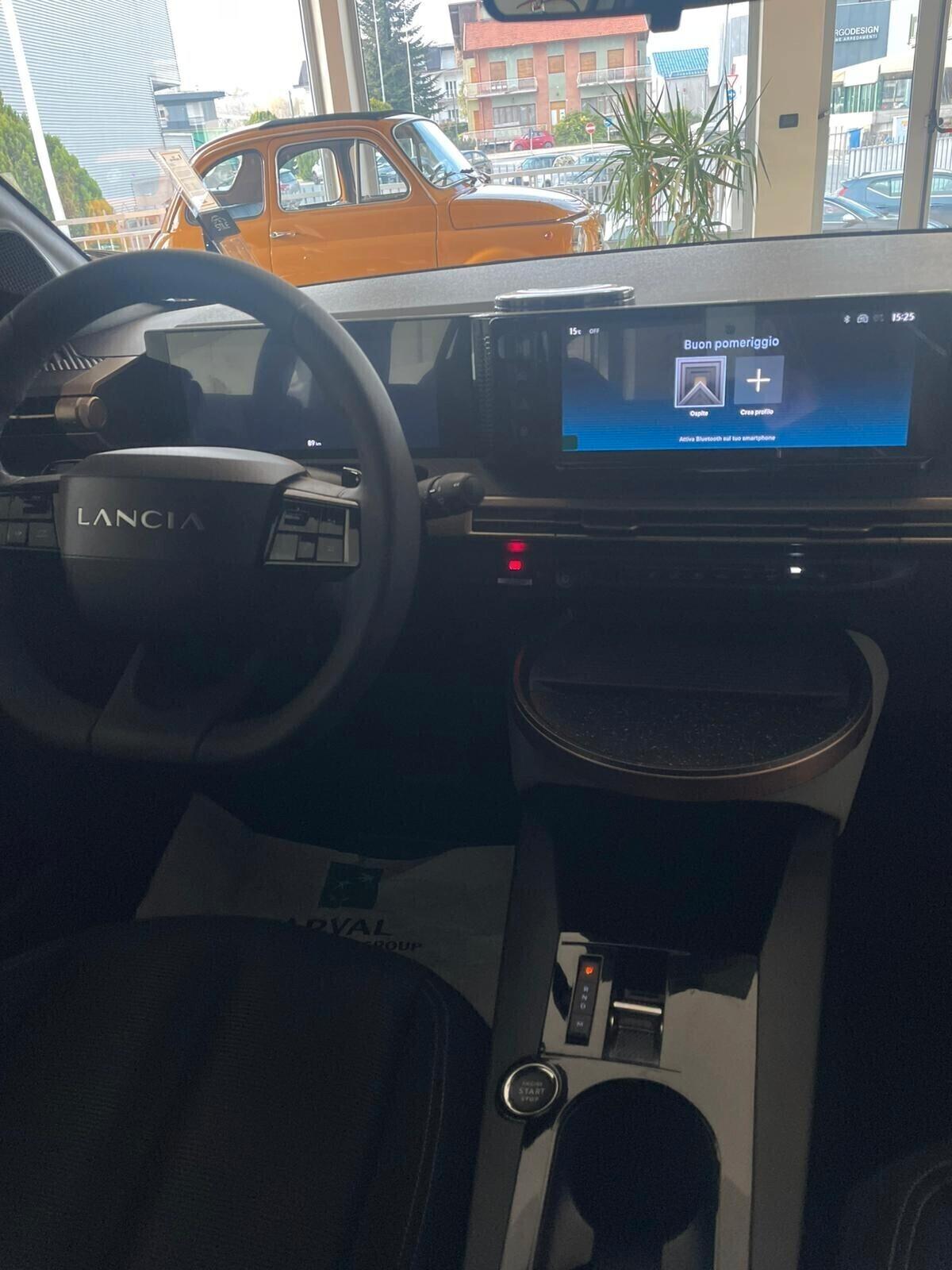 NEW LANCIA YPSILON - Hybrid e-DCT