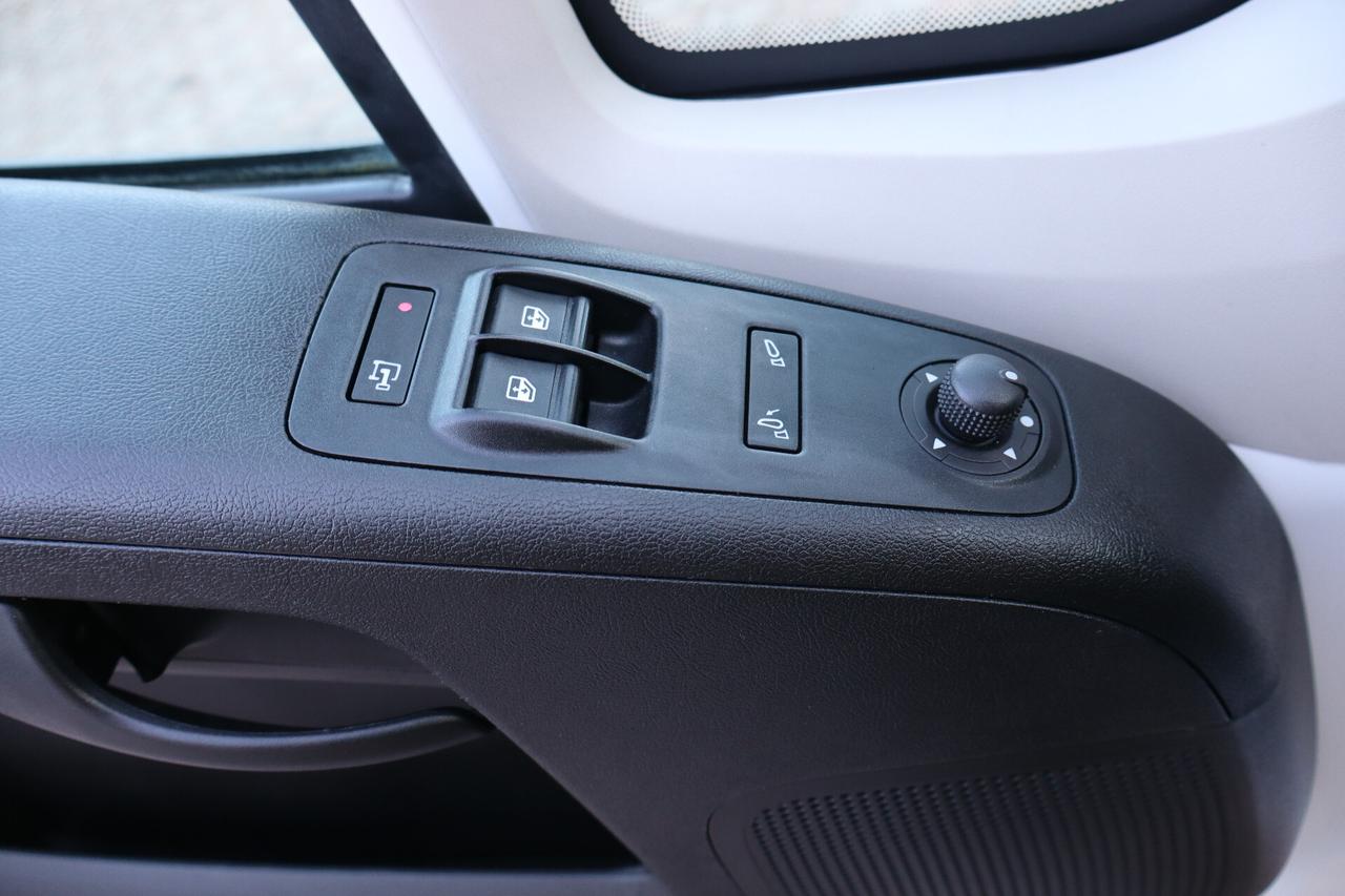 Peugeot Boxer 2.2 Bluehdi 140 Cv - Trasporto Disabili - Sollevatore Elettrico doppio braccio